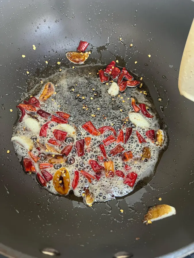 Hot and sour shredded potatoes (super rice) step 0