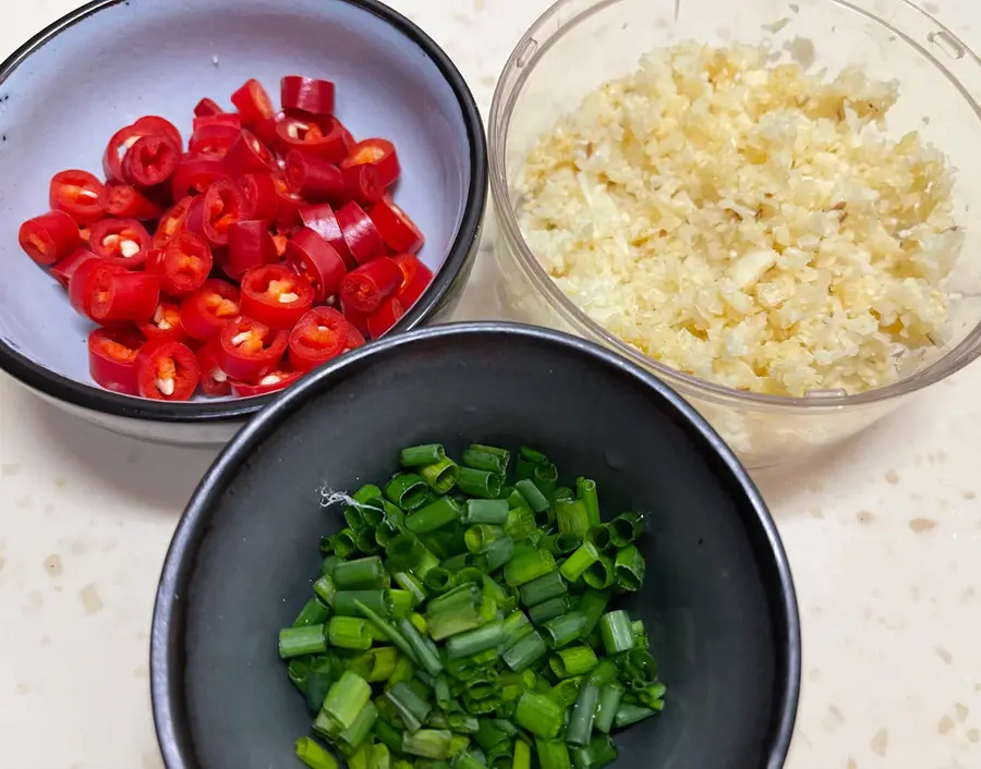 Garlic mix with tenderloin step 0