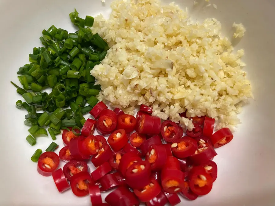 Garlic mix with tenderloin step 0