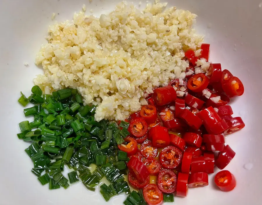 Garlic mix with tenderloin step 0