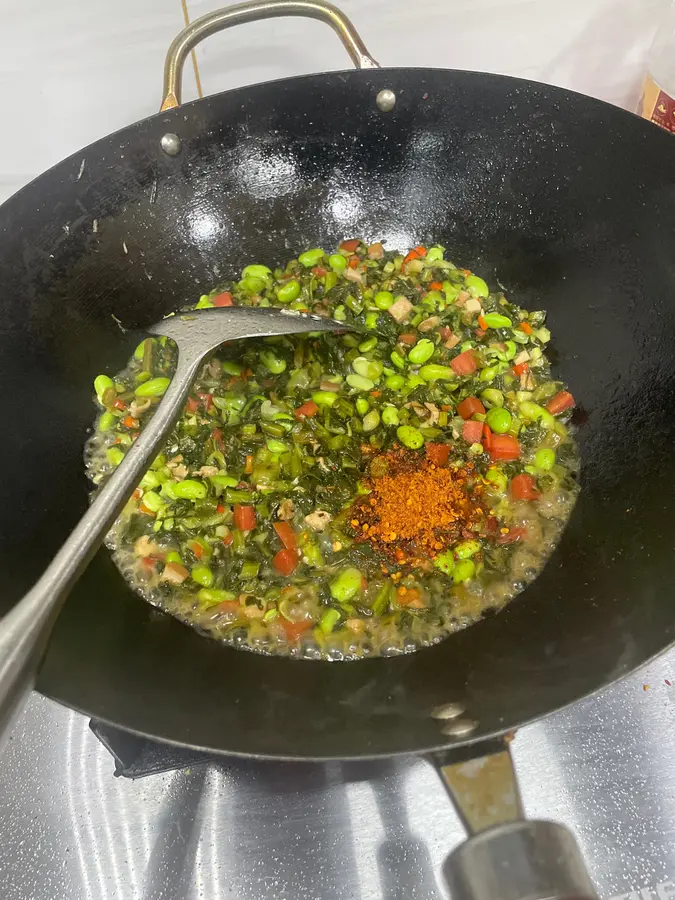 Side dish / Stir-fried edamame with pickled cabbage (red in the snow) step 0