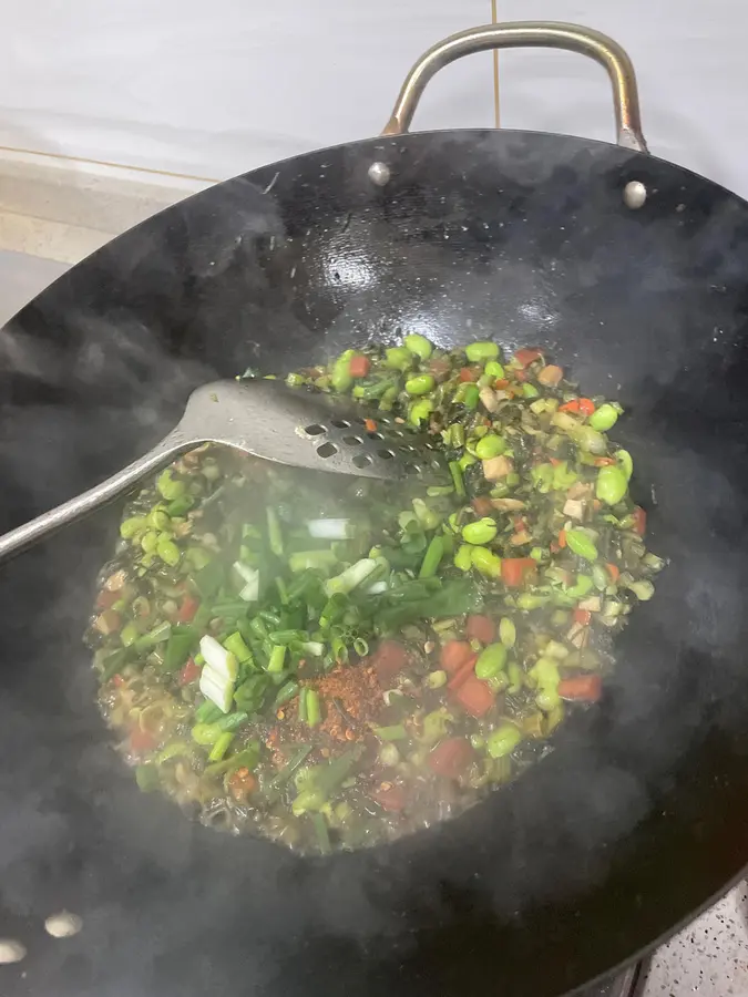 Side dish / Stir-fried edamame with pickled cabbage (red in the snow) step 0