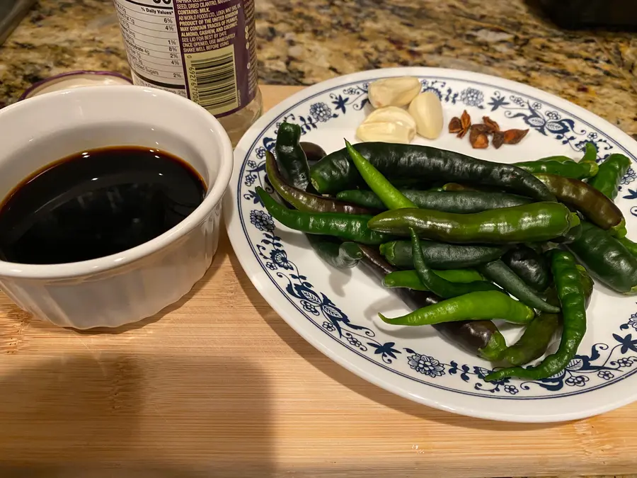 Soy sauce chili rings have made us all dry rice people step 0