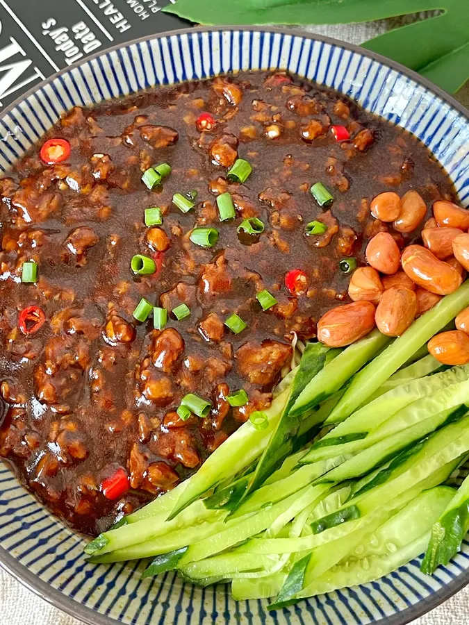 I really want you to taste this bowl of meat sauce noodles , it's so fragrant and fragrant step 0