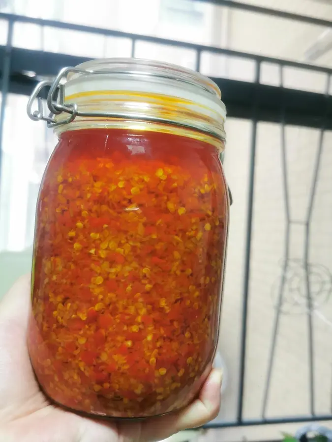 The super spicy and fragrant chili sauce in the Chaoshan snack bar step 0