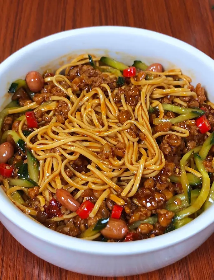 Ten minutes to make a plate of meat sauce noodles, so delicious  step 0