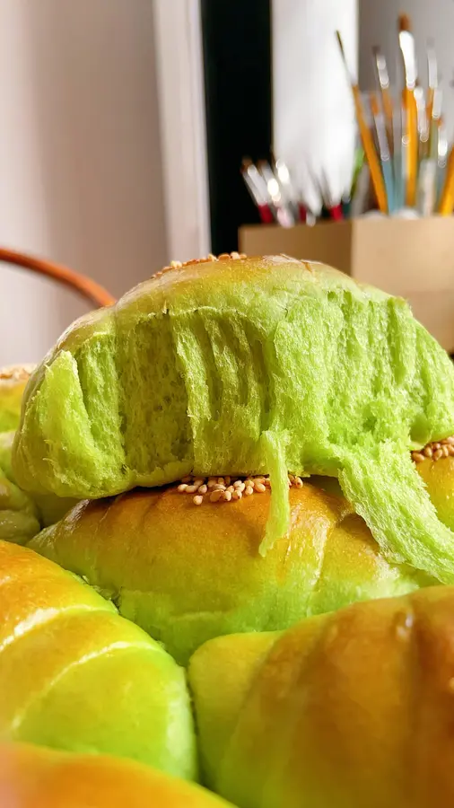 Pistachio sauce buns step 0