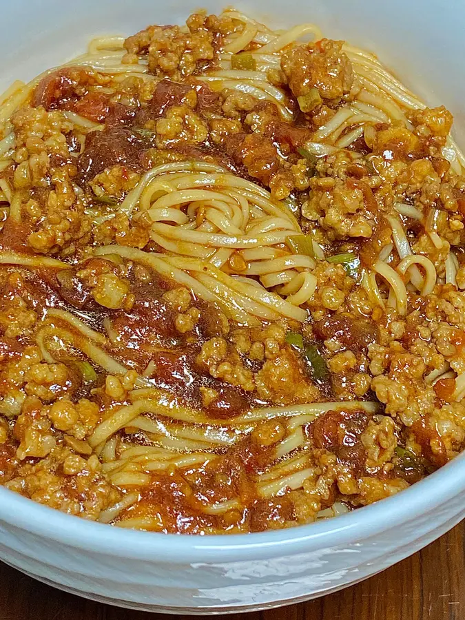 Tomato and minced meat sauce noodles step 0