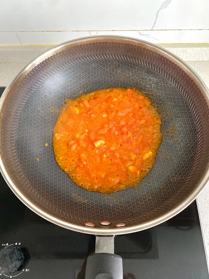 Tomato and minced meat sauce noodles step 0