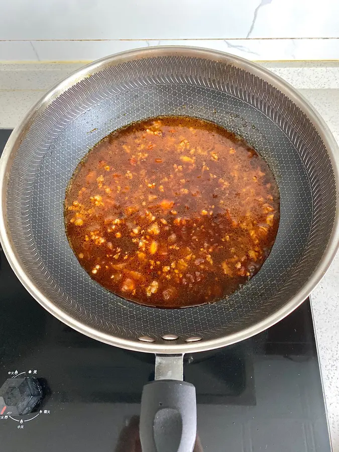 Tomato and minced meat sauce noodles step 0