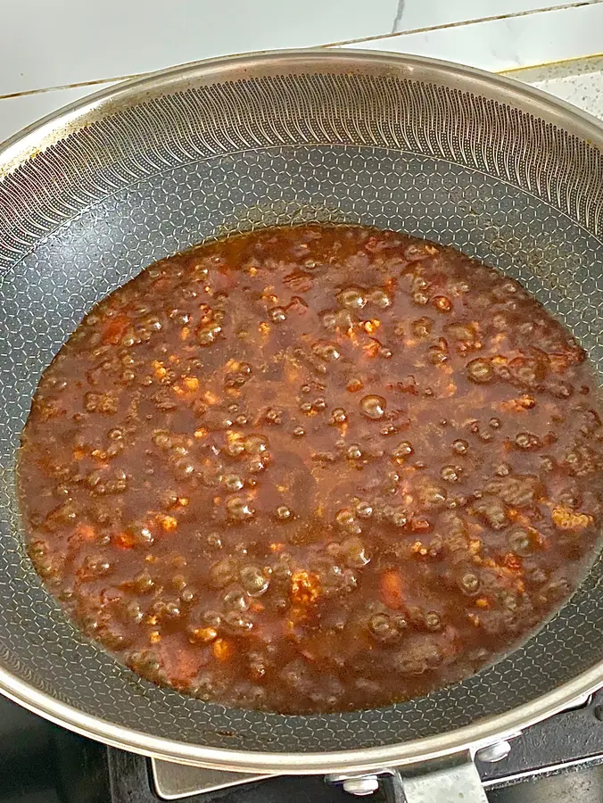 Tomato and minced meat sauce noodles step 0