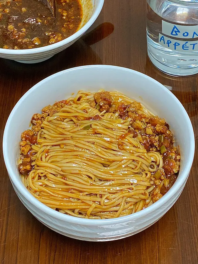 Tomato and minced meat sauce noodles