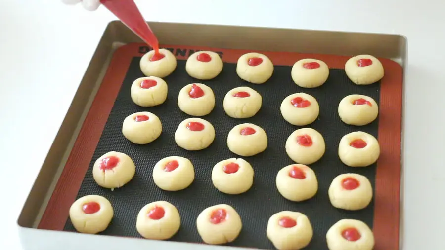 Japanese dessert master Kojima-sensei's recipe, strawberry jam cookies step 0