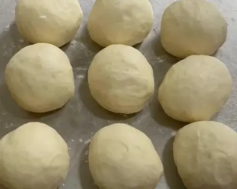 Custard sauce buns step 0