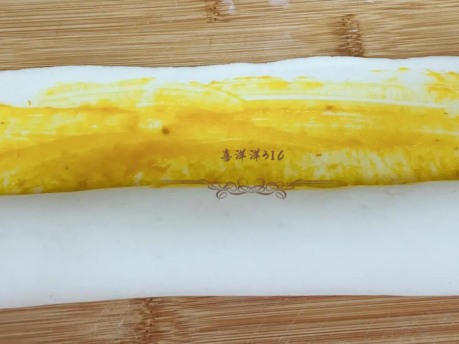 Panlong gold sauce flower roll step 0