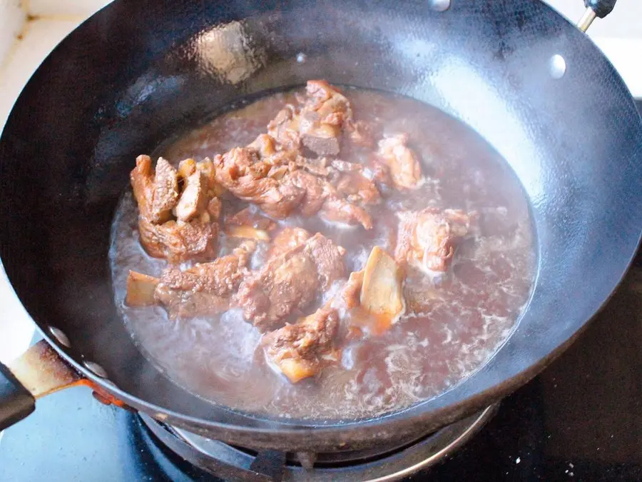 Braised pork ribs in sauce step 0