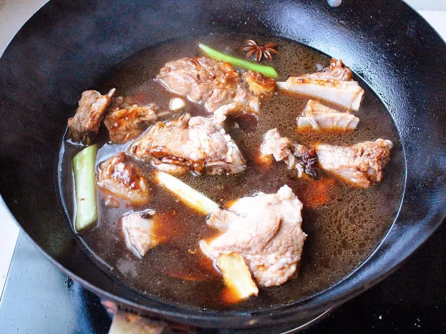 Braised pork ribs in sauce step 0