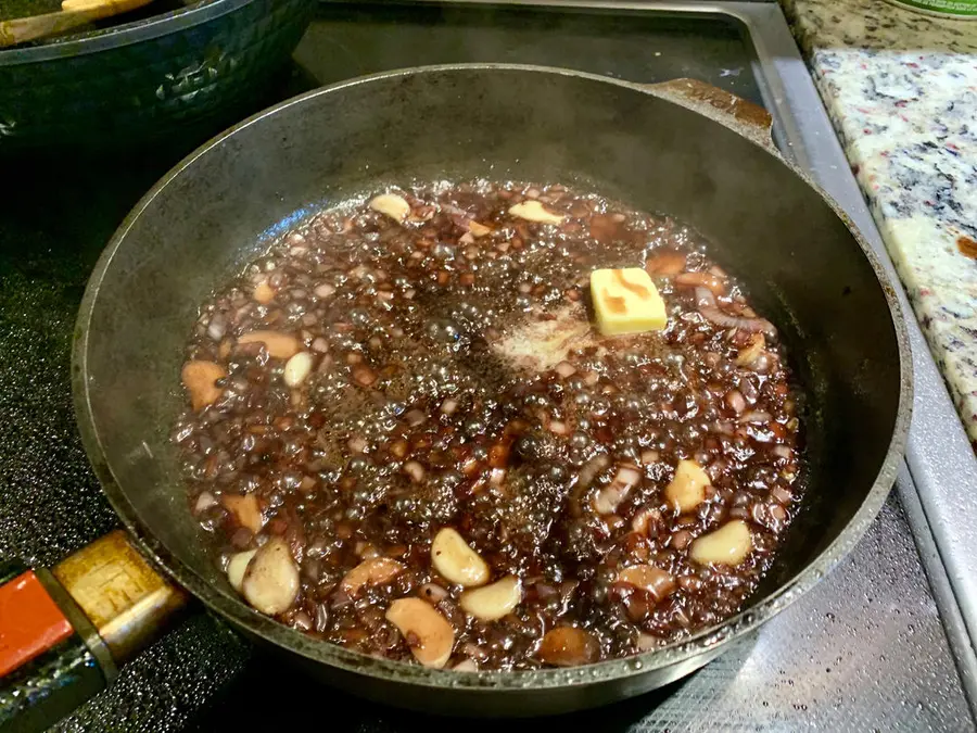 filet mignon service with red wine mushroom cream sauce step 0