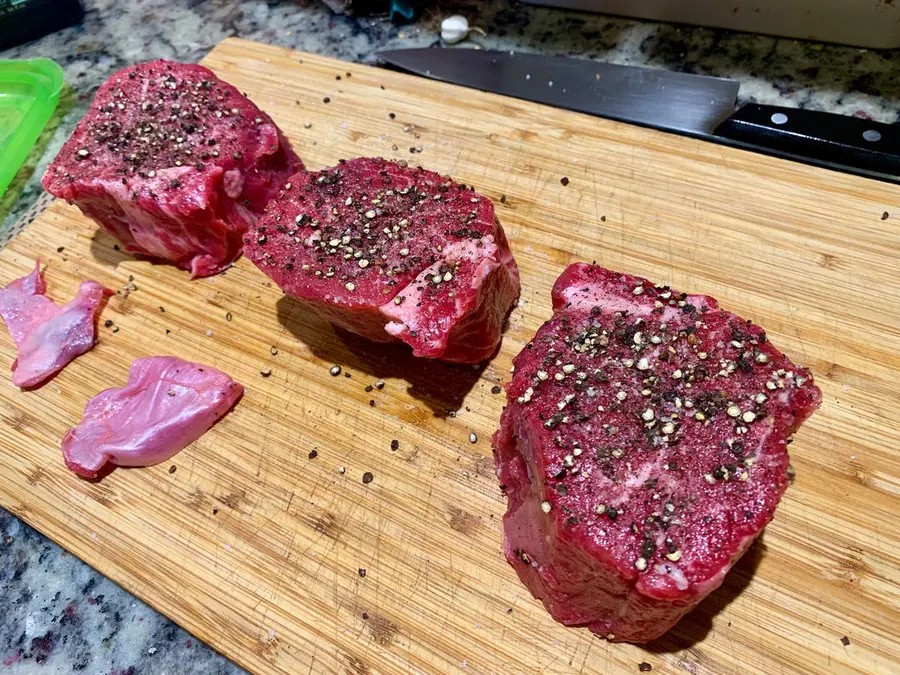 filet mignon service with red wine mushroom cream sauce step 0