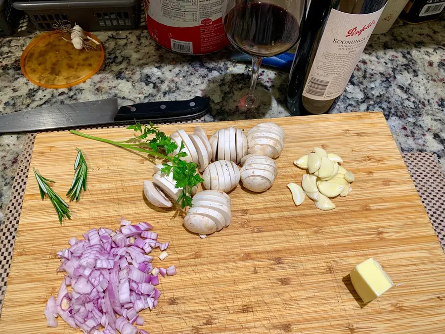 filet mignon service with red wine mushroom cream sauce step 0