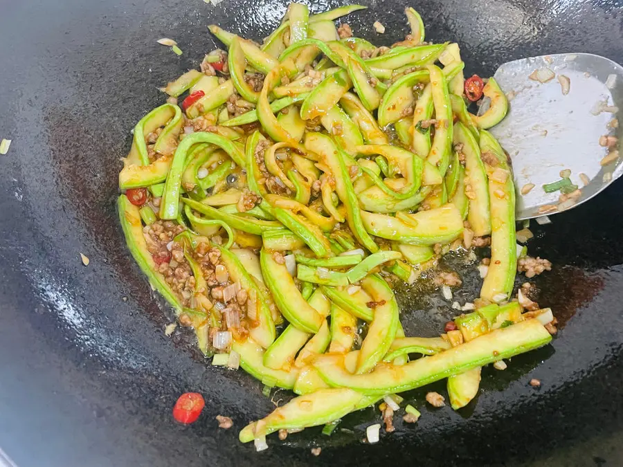 Sauce roasted zucchini step 0