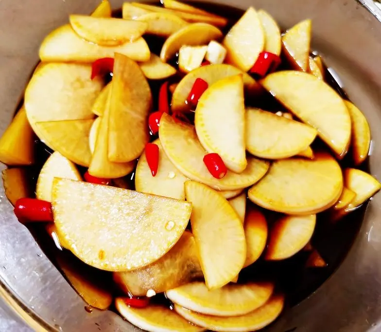 Appetizer sauce with radish step 0