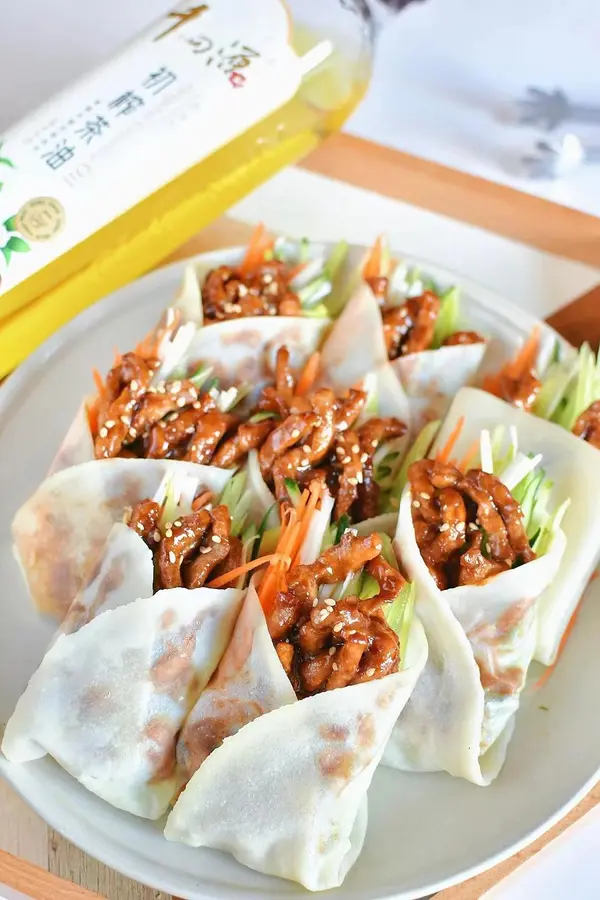 The lazy version of the shredded pork roll with Beijing sauce can be eaten with confidence during the fat reduction period!