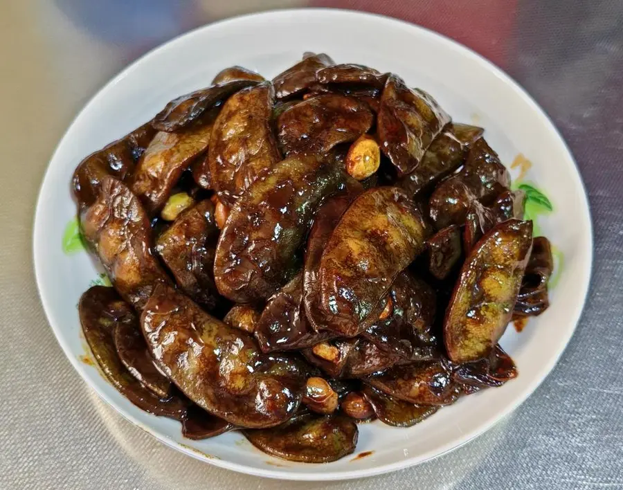 Braised lentils in old Shanghai sauce step 0