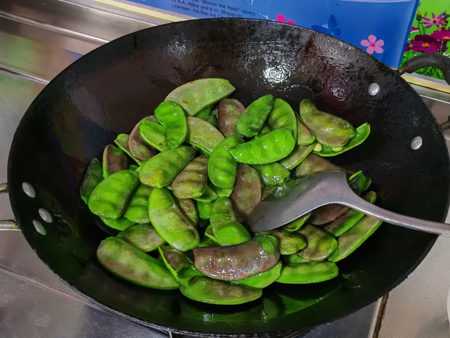 Braised lentils in old Shanghai sauce step 0