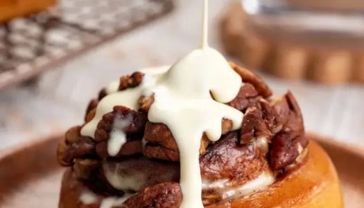 Cinnamon rolls with sauce - reproduced at home, enjoyable at cost