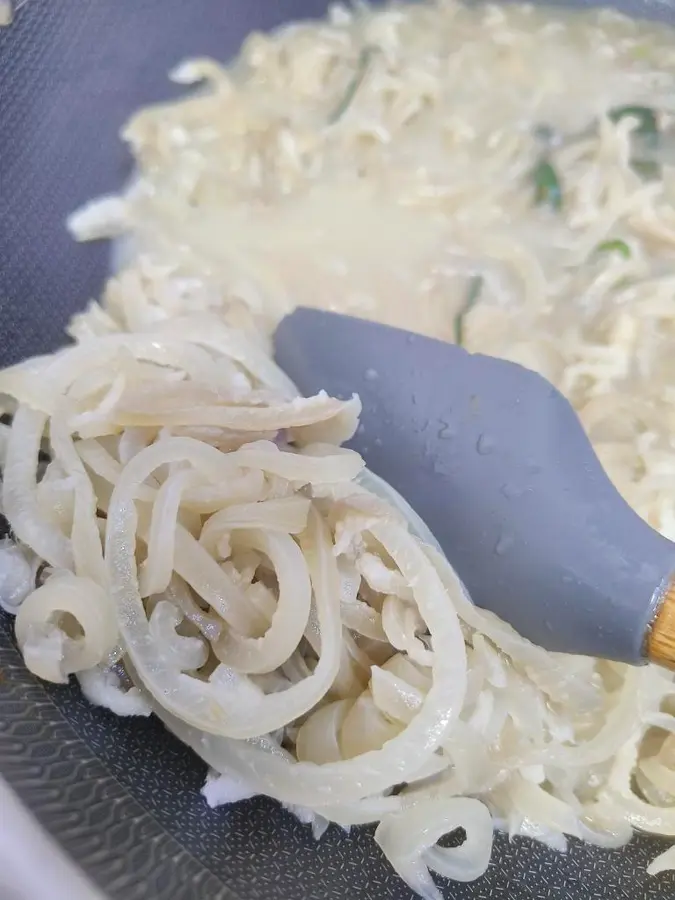 Stir-fried paper shoots in sauce step 0