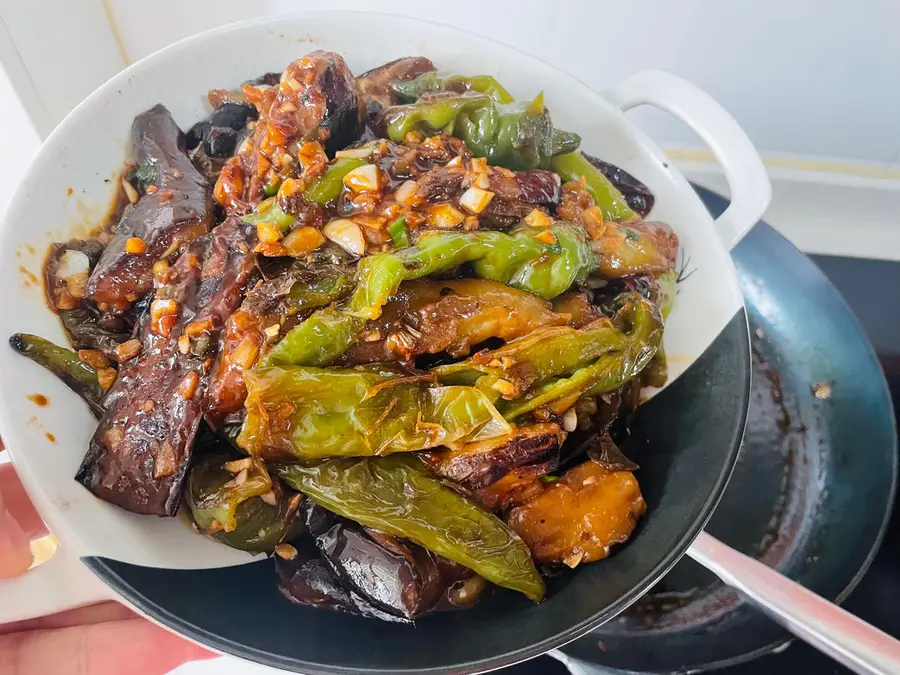 Grilled eggplant and chili peppers in sauce, bibimbap is delicious! step 0