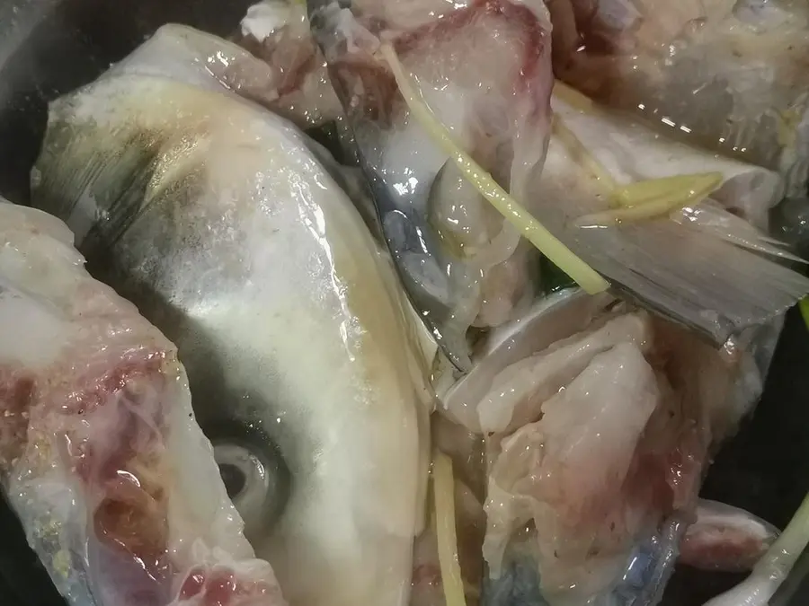 Fish head in soy sauce sauce step 0