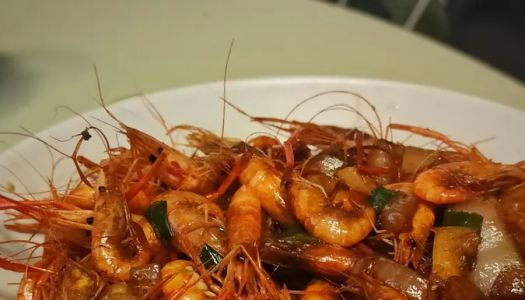 Southern appetizer in summer: Jiumengzi river shrimp