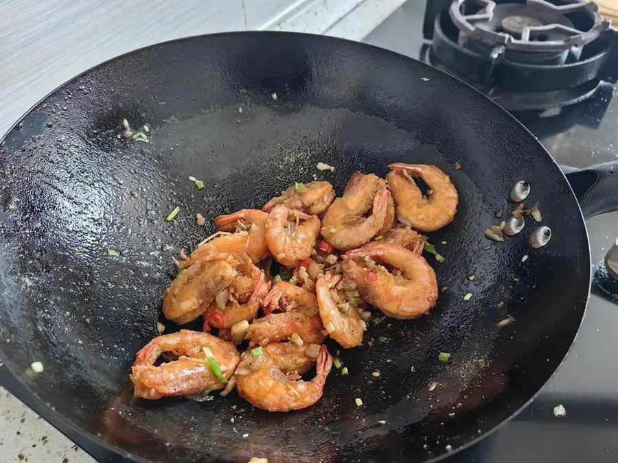 Prawns with garlic and pepper salt step 0