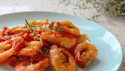 Prawns with garlic and pepper salt