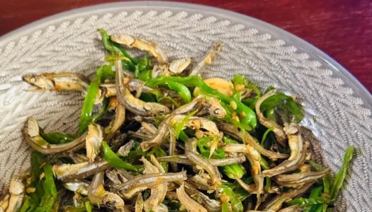 Yanbian flavored small fish with green pepper