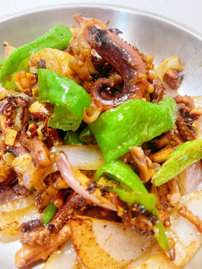 Stir-fried squid whiskers (comparable to sizzling squid on a large pan grill)