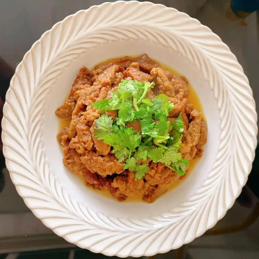 Buckle the bowl with small crispy meat step 0