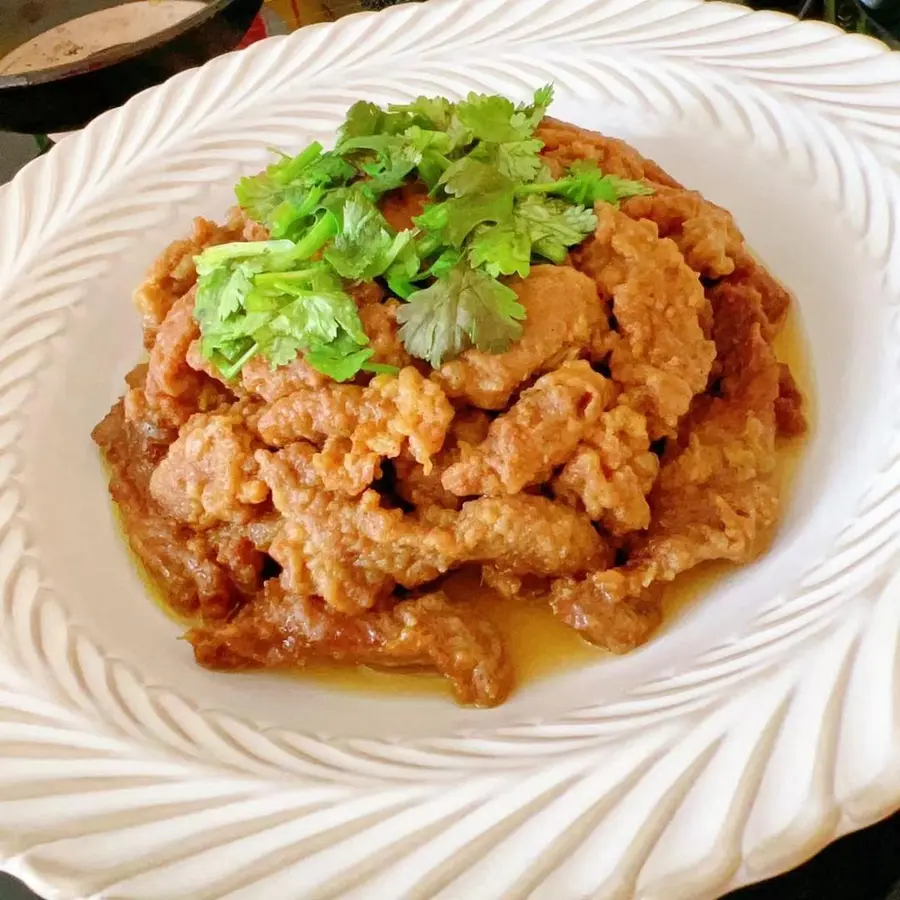 Buckle the bowl with small crispy meat