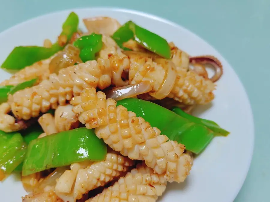 Chili pepper mustard squid