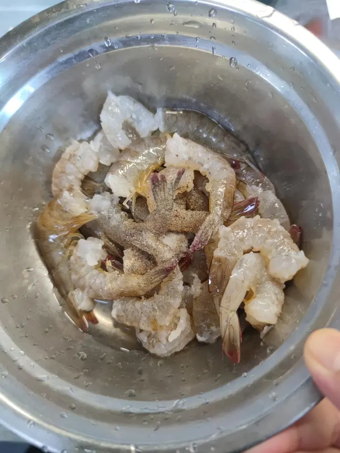 Salt-and-pepper shrimp that do not spit out the shell step 0