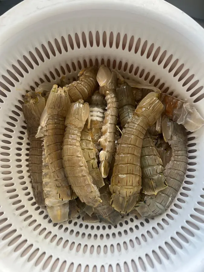 Shrimp with salt and pepper skin step 0