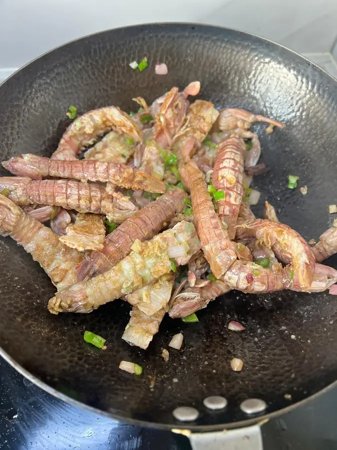 Shrimp with salt and pepper skin step 0