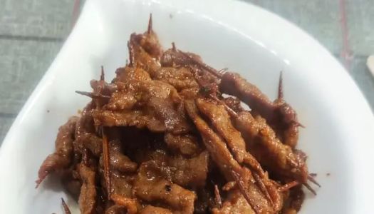 Non-spicy version of children's toothpick beef