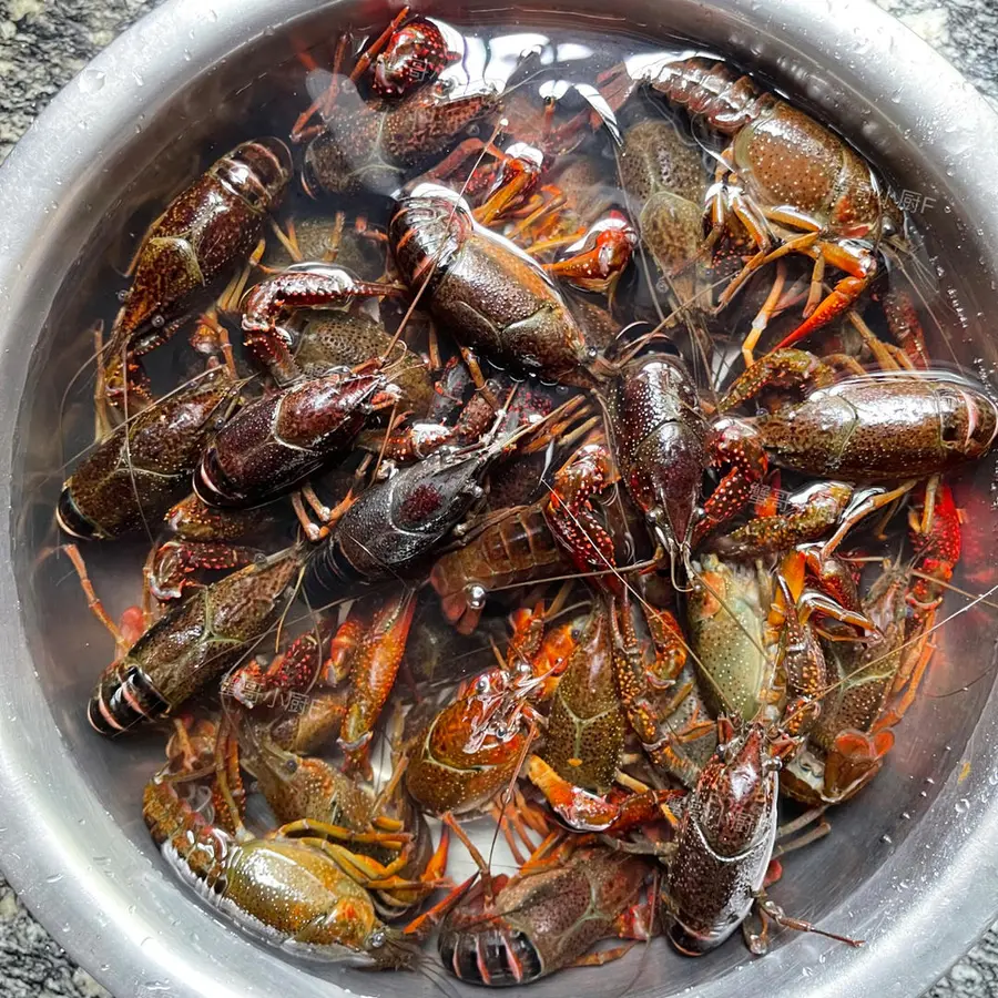 ãŠ™ï¸ Comparable to the lobster house, the spicy thirteen-spiced crayfish is tender and firm in meat step 0