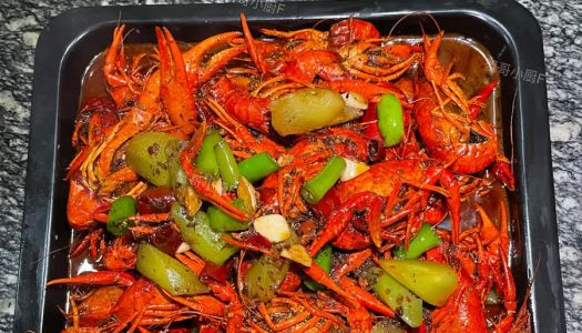 ㊙️ Comparable to the lobster house, the spicy thirteen-spiced crayfish is tender and firm in meat