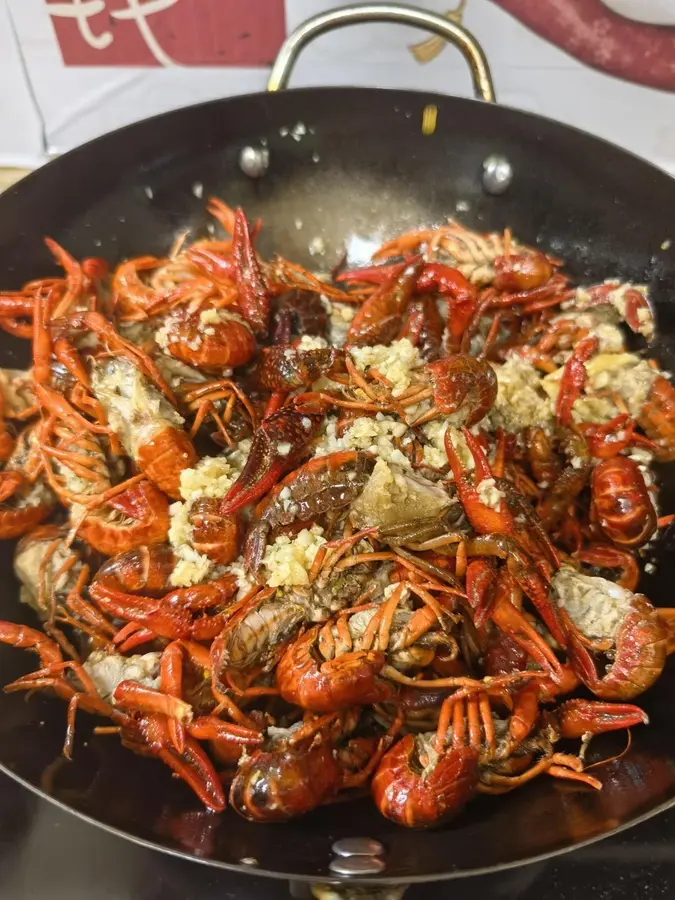 Superb! Garlic crayfish top step 0