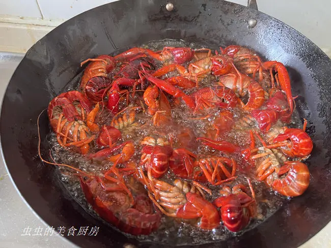 Salted egg yolk lobster tails step 0