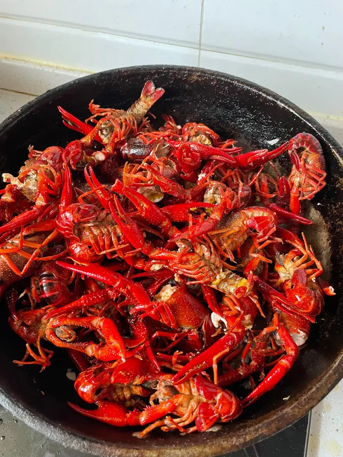 Crayfish with garlic step 0